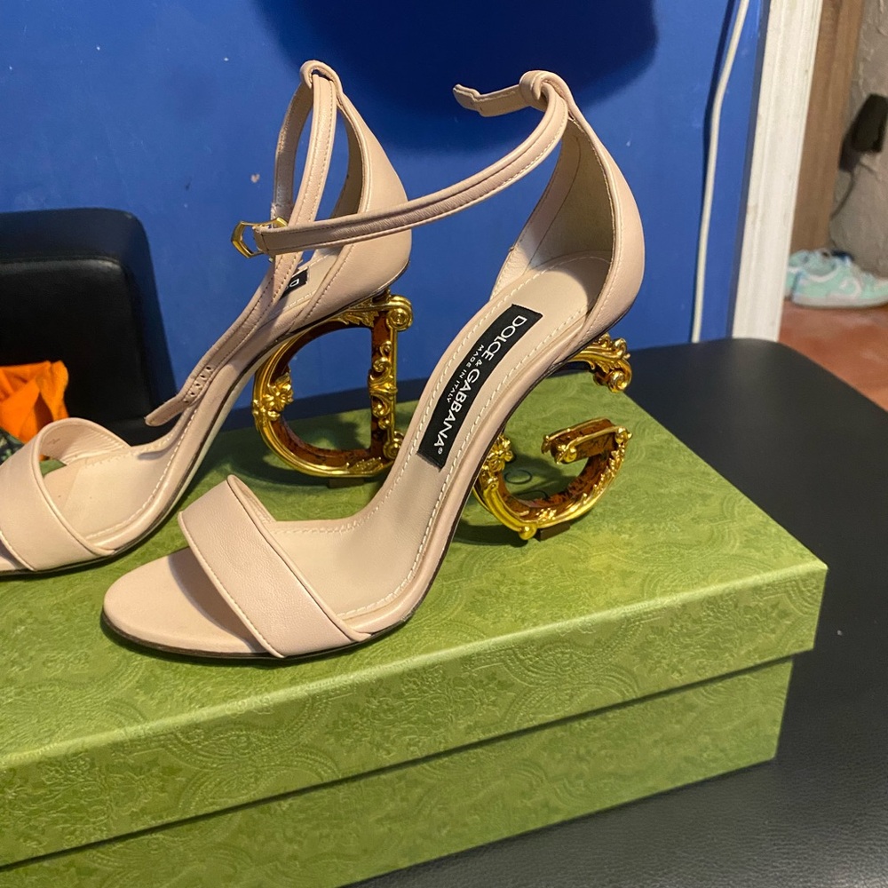 Dolce & Gabbana Cream and Gold Heels with Unique Design